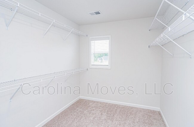 Building Photo - 179 Clingstone Trl