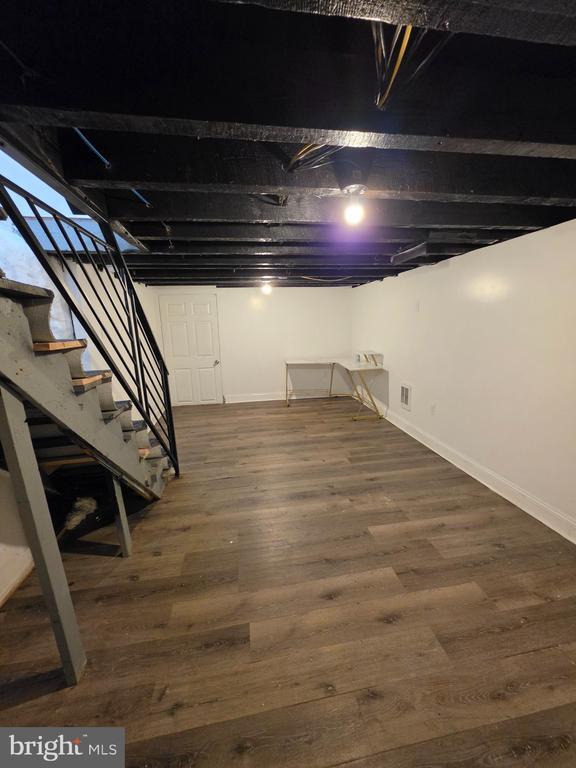 Building Photo - 5723 N Beechwood St