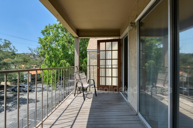 Building Photo - 4119 Medical Dr