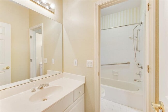 Building Photo - 290 Windsor Gate Cove NE