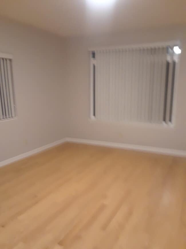 Building Photo - 473 34th Ave