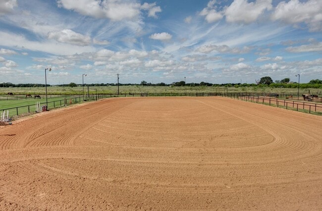 Building Photo - Live at Flying Ace Ranch!!