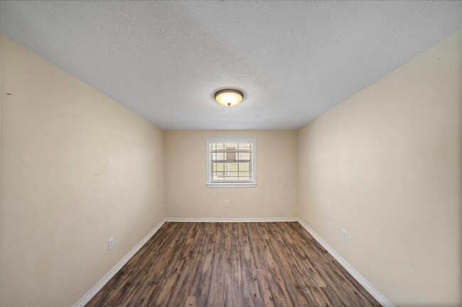 Building Photo - 29115 Cherokee Ln