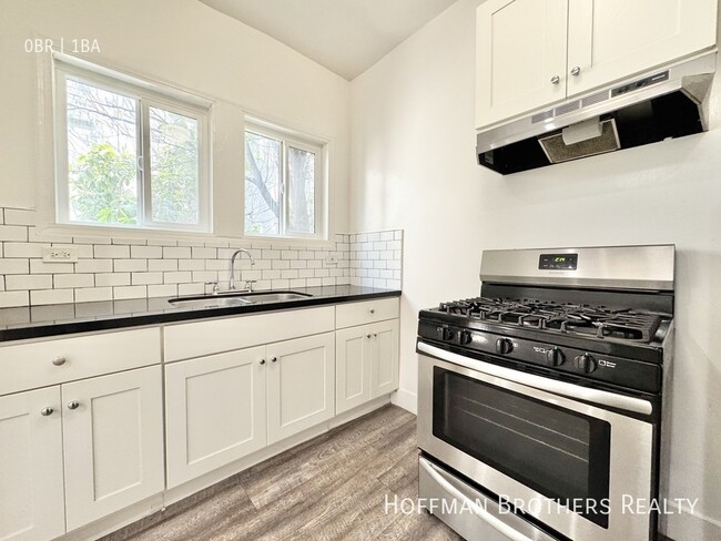 Building Photo - 859 S New Hampshire Ave