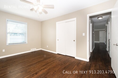 Building Photo - 5521 W 98th Pl