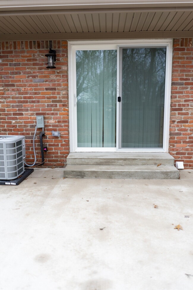 Building Photo - 1243 E Dawn Dr