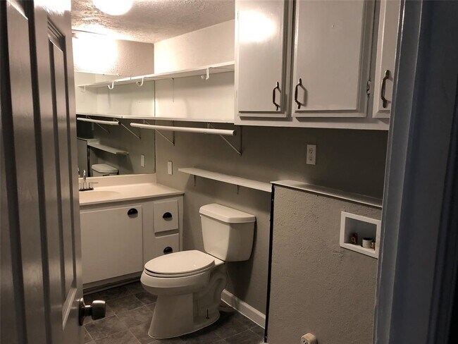 Building Photo - 27327 Peach Creek Dr