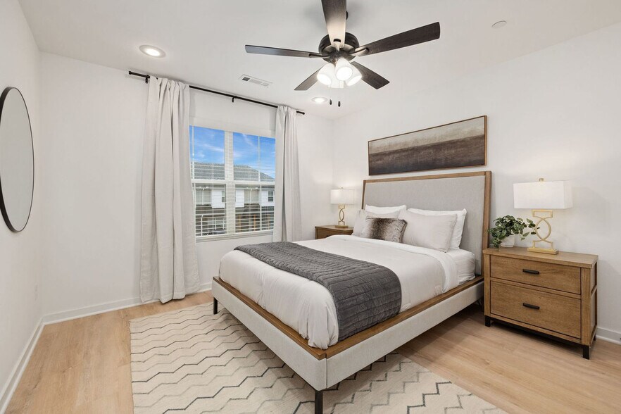 Building Photo - 1935 S Garland Ave