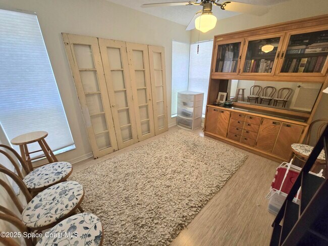 Building Photo - 107 La Costa St