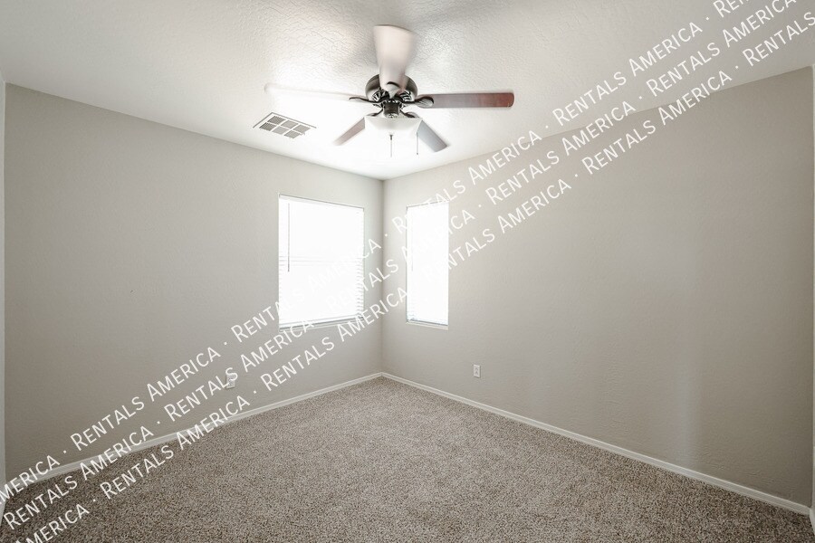 Building Photo - 2665 E Bart St