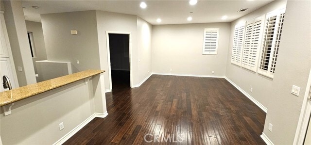 Building Photo - 15549 Jasmine Pl