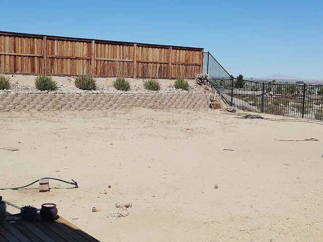 Building Photo - "Spacious 4-Bed Oasis with Fireplace in Twentynine Palms – Perfect for Cozy Living!"
