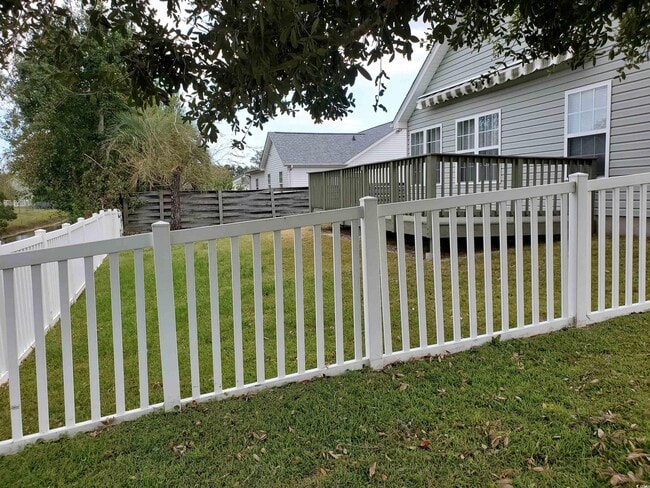 Building Photo - 444 Plover Ln