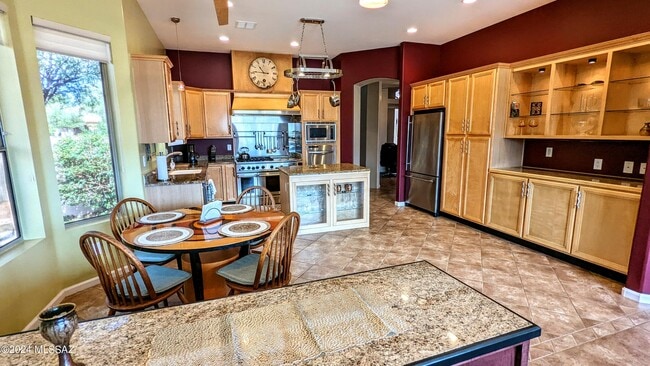 Building Photo - 38851 S Moonwood Dr