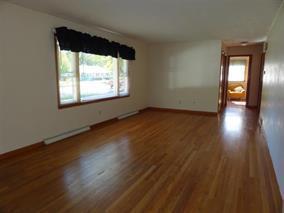 Building Photo - East Side 3 Bedroom Home!