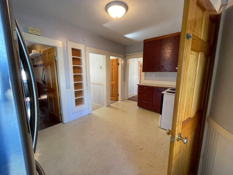 Building Photo - 50 Belmont St