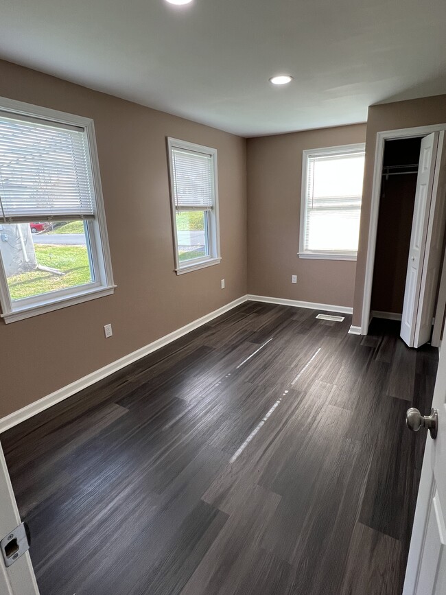 Building Photo - 5303 Woodland Rd