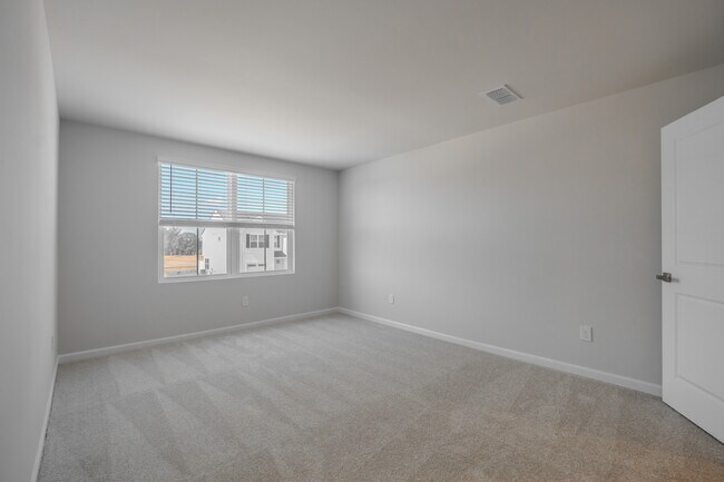 Building Photo - 113 Filly Ln