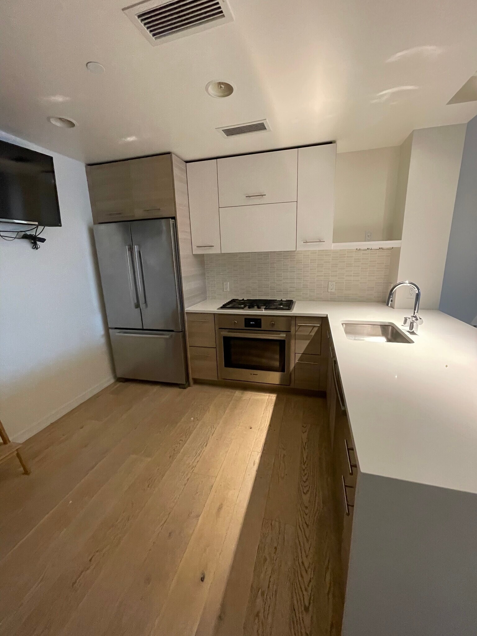 kitchen - 451 Donahue St