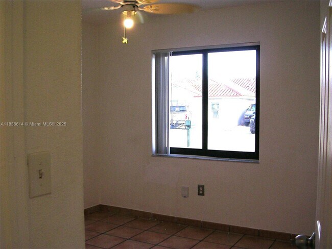 Building Photo - 14765 Kendale Lakes Blvd