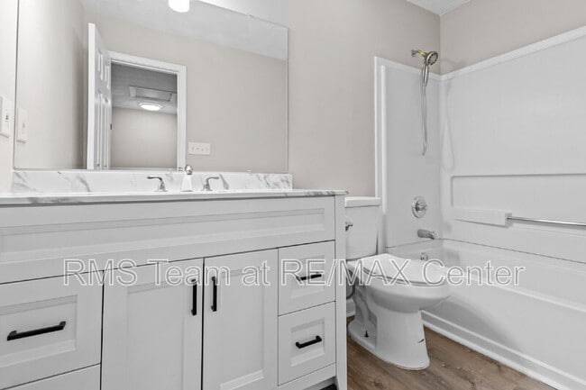 Building Photo - 416 Northdale Ct