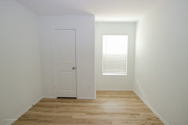 Building Photo - 21811 Hickory Spgs Ct