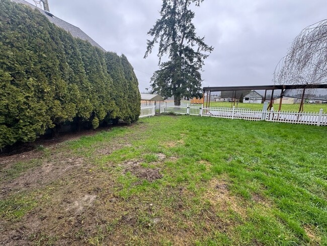 Building Photo - Farmhouse Short Term Partially Furnished (Available now through September)