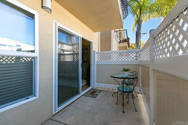 Building Photo - Modern Pacific Beach Condo Available Now!