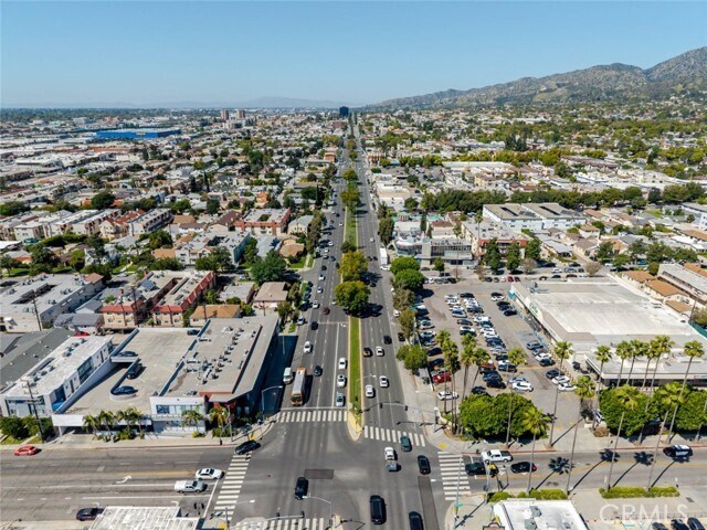 Building Photo - 1051 Western Ave