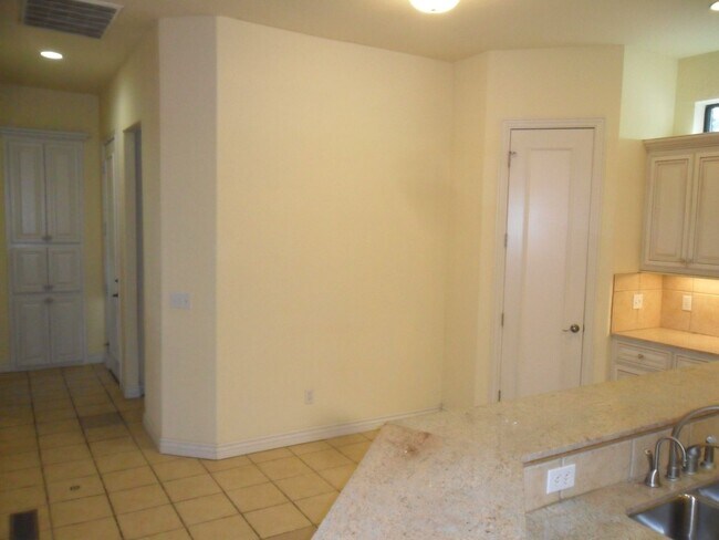 Building Photo - Classic Brookhaven Square Home - Quality T...