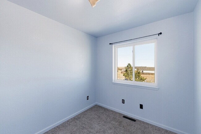 Building Photo - Acreage and Homestead - 3 Bed, 2 Bath Home available in charming quiet neighborhood in Elizabeth ...