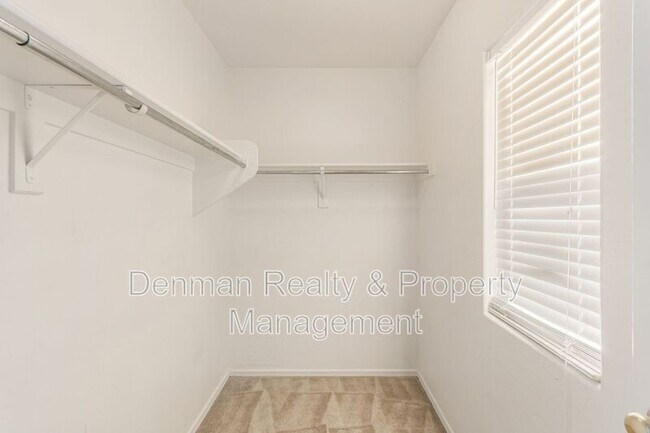 Building Photo - 6316 W Branham Ln