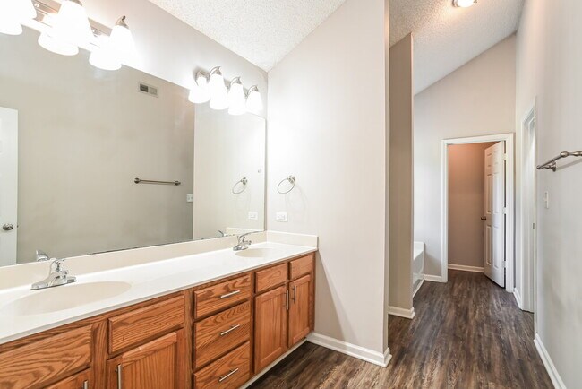 Building Photo - 1715 Harte Cir