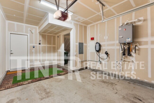 Building Photo - 266 Box Lane-