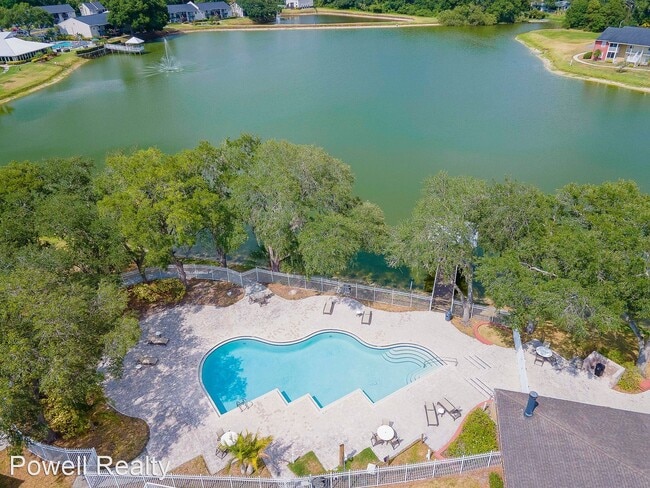 Building Photo - 2 br, 2 bath House - 806 Lake Haven Dr Uni...