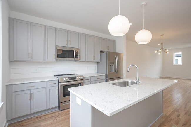 Building Photo - 522 Cliff Cir