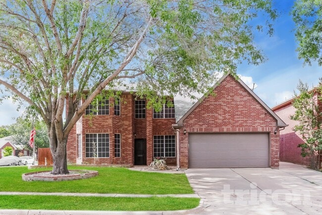 Building Photo - 2309 Green Creek Dr