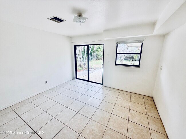 Building Photo - 410 S Tropical Trail