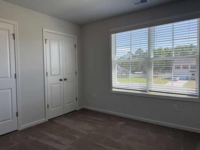 Building Photo - 259 Enclave Wy