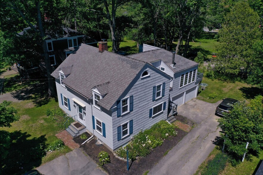 Building Photo - 40 College Ave