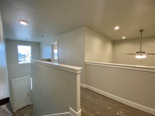 Building Photo - 13926 S Champlin Peak Dr