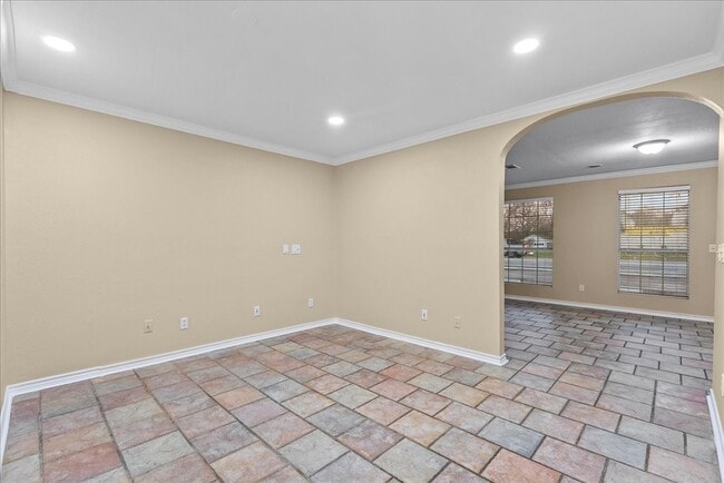 Building Photo - 114 Grand Ave