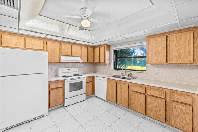 Building Photo - 4640 Rosewood Tree Ct