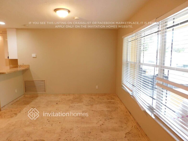 Building Photo - 5620 SW 119th Ave