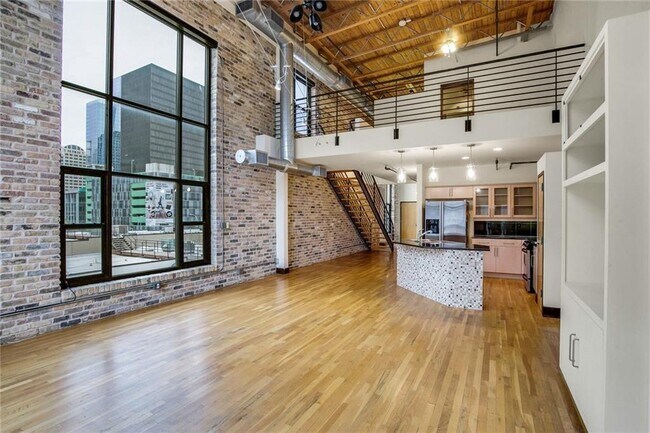 Building Photo - 411 Brazos St