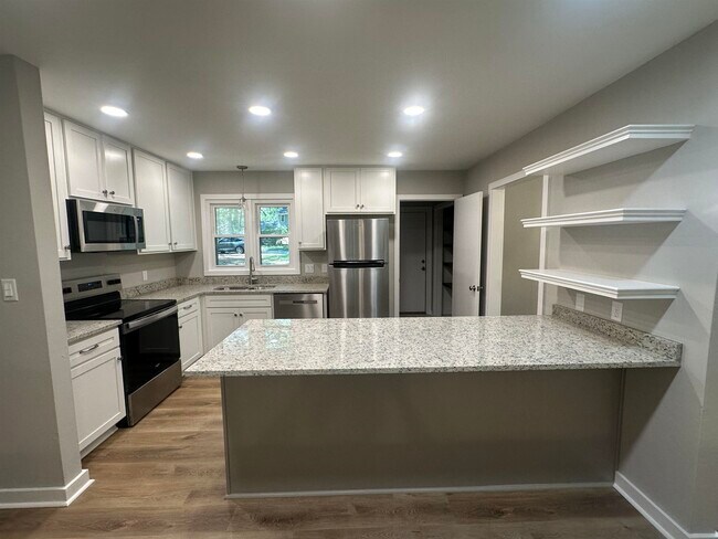 Building Photo - 3016 Giles Pl