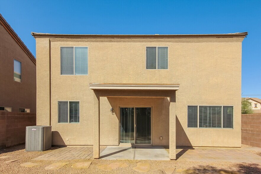 Building Photo - 12035 W Leather Ln