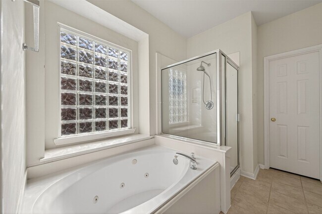 Building Photo - 23730 River Pl Dr