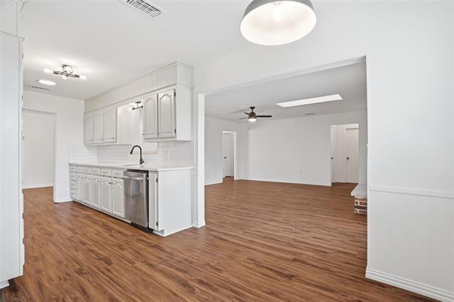 Building Photo - 8013 Carrick St