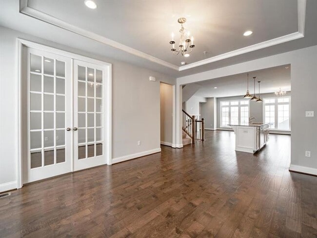 Building Photo - 3 bed 2.5 bath - Luxury Living Meets Subur...